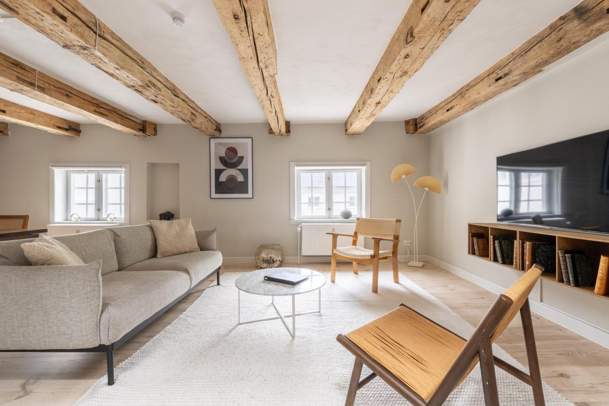 City Apartment With Exposed Ceiling Beams Копенгаген Экстерьер фото