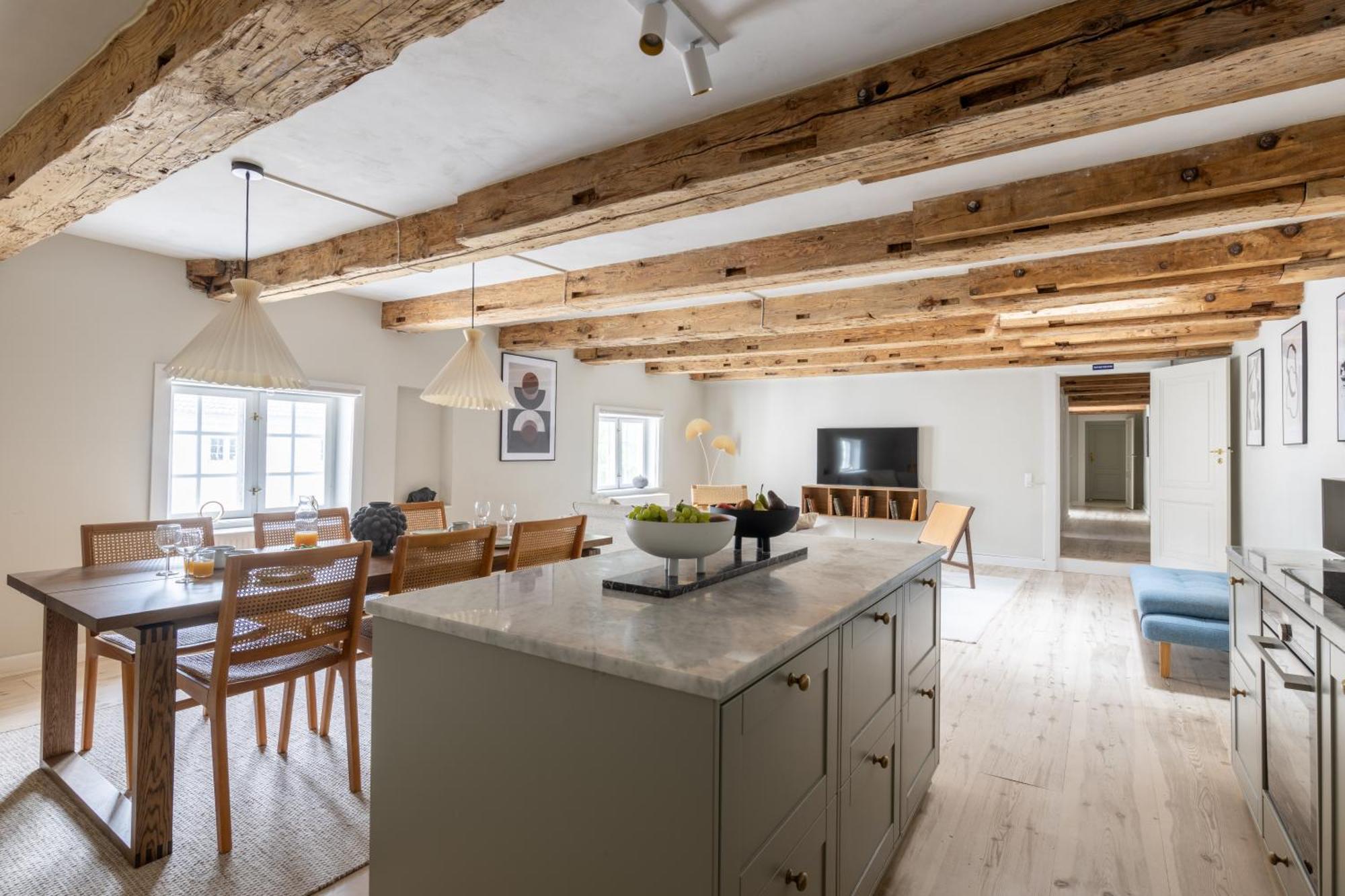 City Apartment With Exposed Ceiling Beams Копенгаген Экстерьер фото